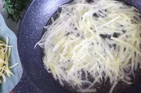 Картофель на сковороде