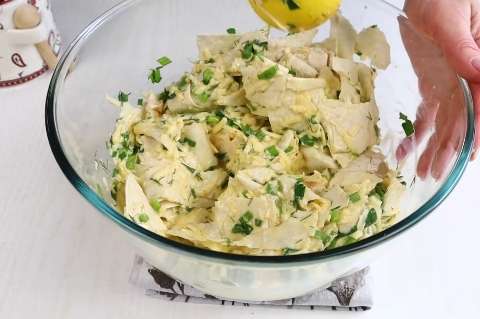 Рваный пирог из лаваша с сыром и зеленью.Пирог за 5 минут.