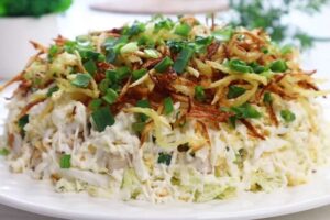 салат Рандеву с копчёной курицей