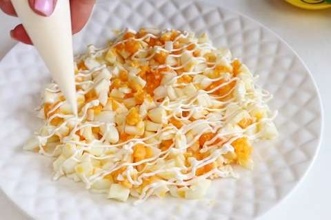 Салат "Цыпочка"-Лёгкий салат с курицей и черносливом