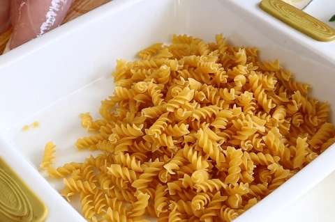 Быстрый ужин для всей семьи-макароны с куриным филе и помидорами в духовке 2 Быстрый ужин для всей семьи-макароны с куриным филе и помидорами в духовке