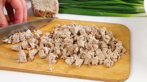 Салат "Дон Жуан": Вкусный сюрприз с ананасами!