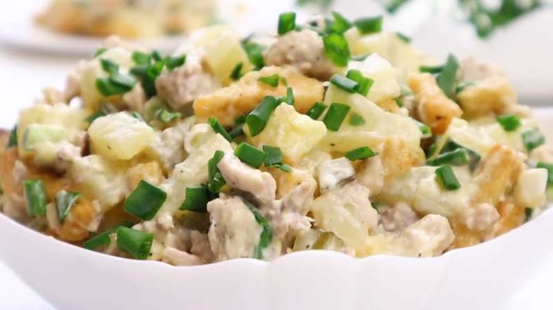 Салат "Дон Жуан": Вкусный сюрприз с ананасами!
