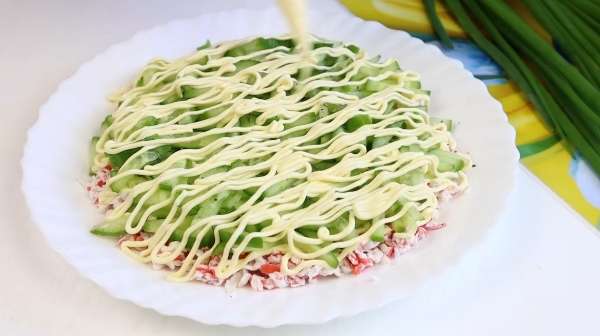 Вкуснющий Салат "Нежность" на ПАСХУ с крабовыми палочками и редисом
