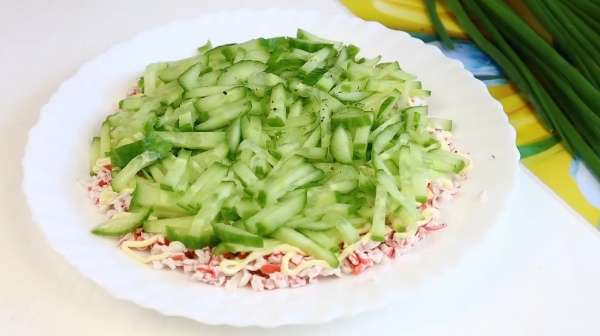 Вкуснющий Салат "Нежность" на ПАСХУ с крабовыми палочками и редисом