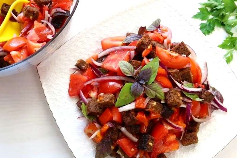 Я и не знала, что ЭТО Итальянский салат — готовлю его много лет! Самый вкусный салат с помидорами!