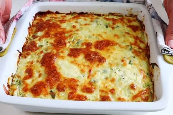 Вкуснятина за пол часа:Запеканка из молодой капусты с сыром, яйцами и сметаной