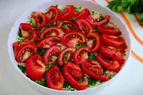 Куриная а-ля пицца:Самый вкусный рецепт сочного куриного филе в духовке с помидорами и сыром