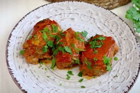 Аля-голубцы из кабачков: Кабачковые рулетики с куриным фаршем