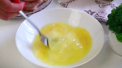 Нежные куриные отбивные в кунжутном кляре