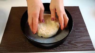 Вкуснейший пирог с мясом: сочная начинка и удачное тесто