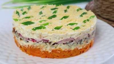 Салат "Мимоза" без картошки и риса: лёгкий и нежный праздничный рецепт