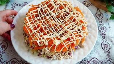 Салат "Курица в перьях" – с куриным филе, пекинской капустой и картофелем 6 Салат "Курица в перьях" – с куриным филе, пекинской капустой и картофелем