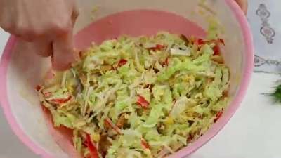 Быстрый салат из пекинской капусты с крабовыми палочками, сухариками и кукурузой 8 Быстрый салат из пекинской капусты с крабовыми палочками, сухариками и кукурузой