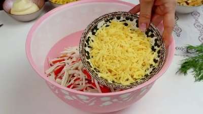 Быстрый салат из пекинской капусты с крабовыми палочками, сухариками и кукурузой 4 Быстрый салат из пекинской капусты с крабовыми палочками, сухариками и кукурузой