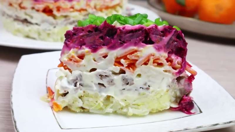 Салат с говядиной свеклой и корейской морковью