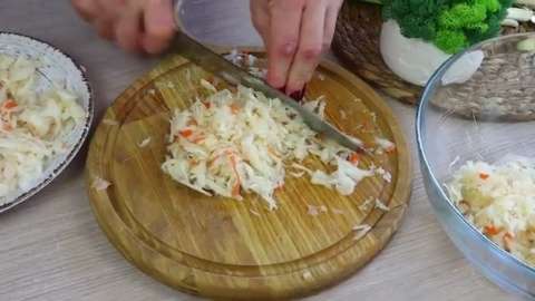 Ленивые пирожки с квашеной капустой на сметане, жареные на сковороде