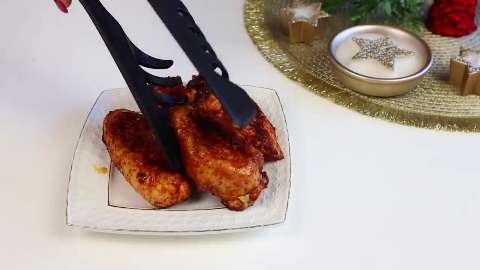 Праздничный салат "Чародейка" с ананасами, курицей и грибами!