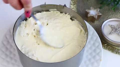 Праздничный салат "Чародейка" с ананасами, курицей и грибами!