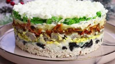 Салат с курицей, черносливом и грибами — «Снежный лес» 16 Салат с курицей, черносливом и грибами — «Снежный лес»