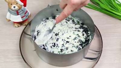 Салат с курицей, черносливом и грибами — «Снежный лес» 8 Салат с курицей, черносливом и грибами — «Снежный лес»