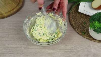 Бутерброды с селедкой и бородинским хлебом, с сырно-яичной намазкой