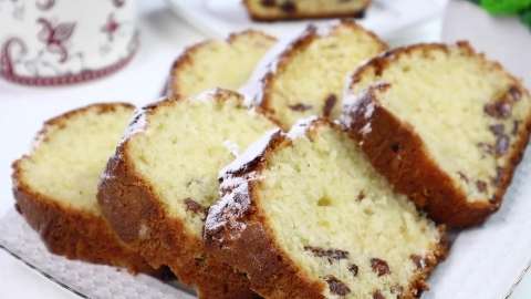 Кекс на сметане с кокосовой стружкой и изюмом