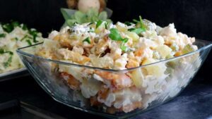 Быстрый салат с куриным филе