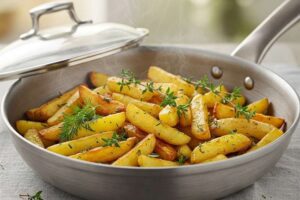 Жареная картошка под крышкой