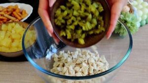 Маринованные огурцы нарезанные кубиком