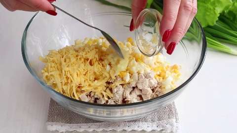 Праздничная закуска из помидоров с курицей и сыром
