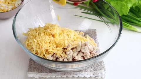 Праздничная закуска из помидоров с курицей и сыром