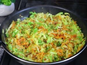 Тушёная капуста