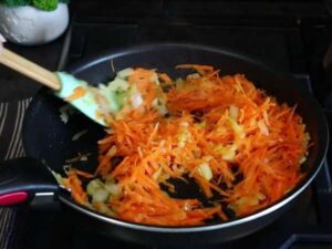 Морковь и лук жареные