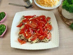 Салат Андрей - с печенью яйцом грибами и помидорами