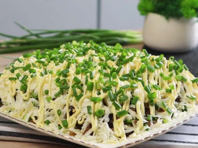 Салат Андрей - с печенью яйцом грибами и сыром рецепт