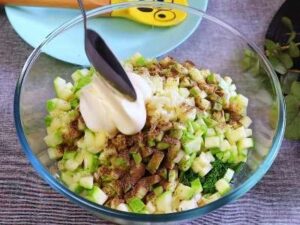 салат из молодых кабачков