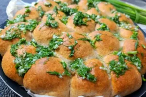 Пампушки с чесноком из цельнозерновой муки