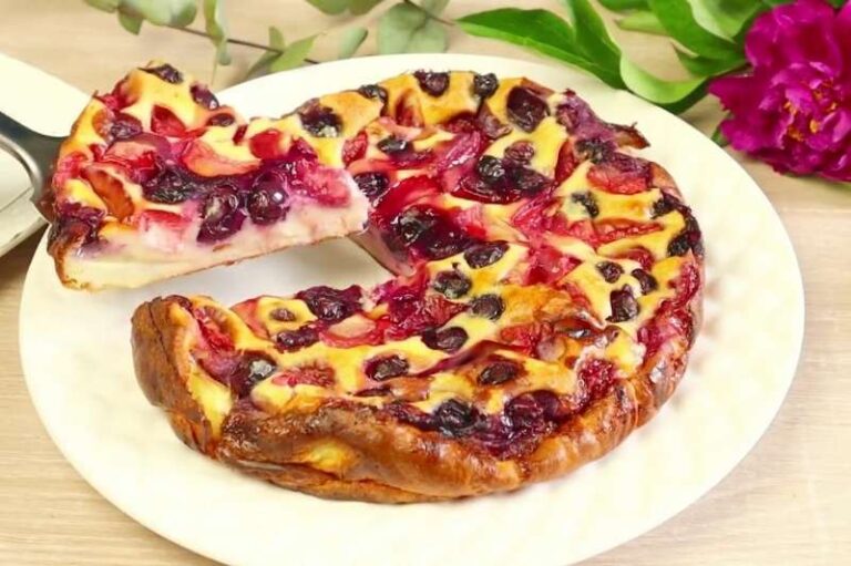 Ягодный клафути с творогом