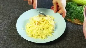 Кабачки с сыром и чесноком