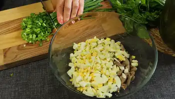 Салат с малосольными огурцами и куриными сердечками: Просто и УХ как Вкусно!