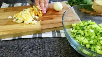 яйца салат