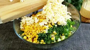 салат с плавлеными сырками