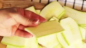 Как нарезать кабачки для жарки