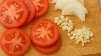 Баклажаны по-французски с курицей в духовке
