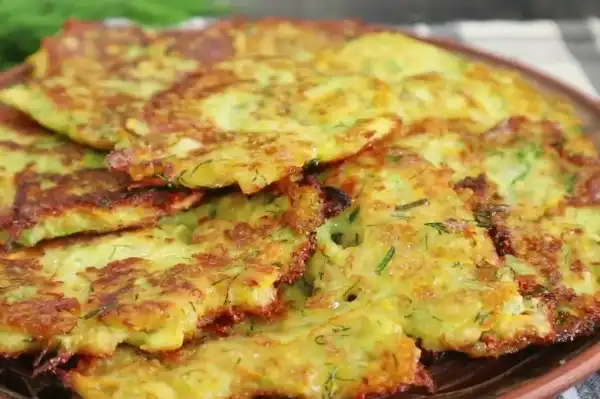 Оладьи из кабачков с сыром и морковью с манкой рецепт