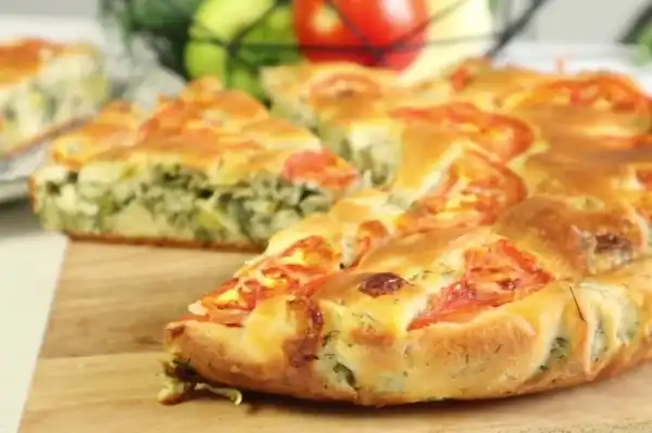 Пирог с кабачком и брынзой