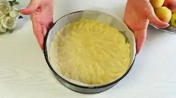 Пирог с персиками и кокосовым кремом из белков