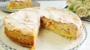 Пирог с персиками и кокосовым кремом из белков