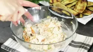 Рулетики из баклажанов с курицей и морковью и сыром